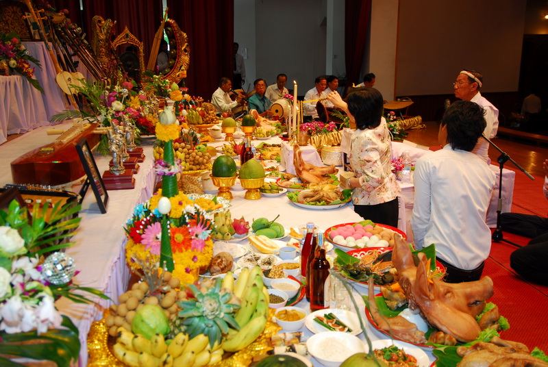 การไหว้ครูโขน - Khon