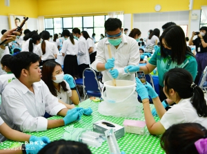 โครงการจิตอาสาผลิตเจลแอลกอฮอล์ล้างมืออย่างง่าย