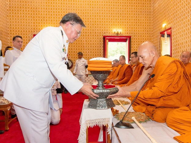 พิธีถวายผ้าพระกฐินพระราชทาน มก. ณ วัดเขาบางทราย จ.ชลบุรี 