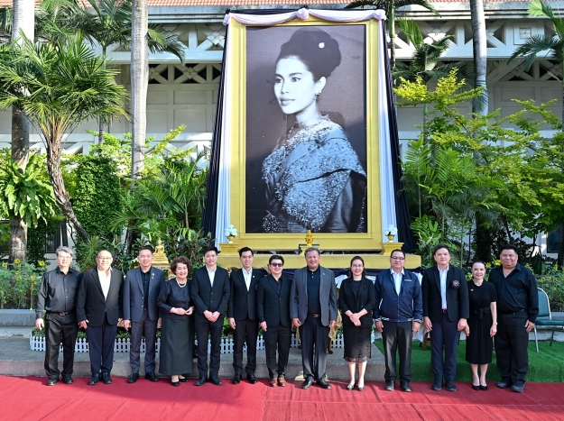 พิธีบำเพ็ญกุศลทำบุญตักบาตร เพื่ออุทิศถวายเป็นพระราชกุศล สมเด็จพระบรมราชชนนีพันปีหลวง